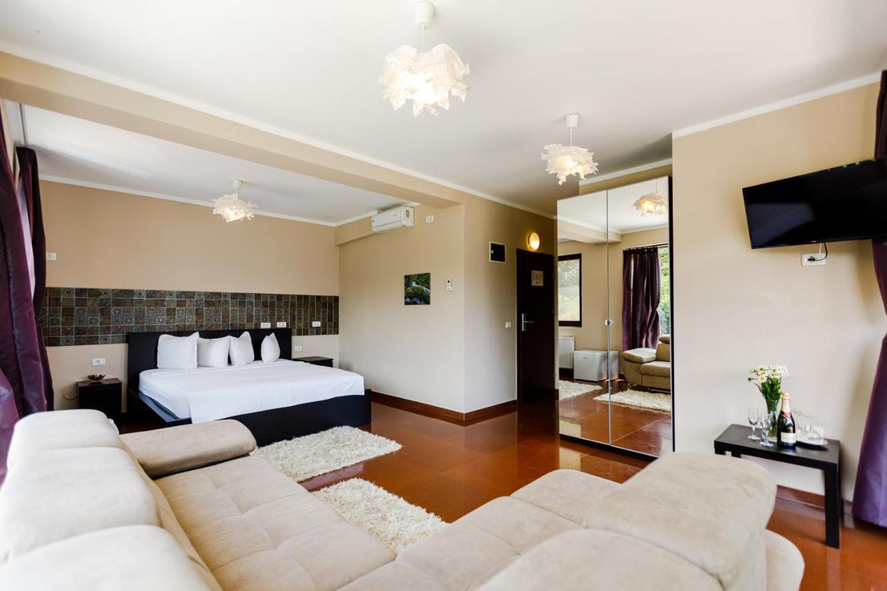 Rex Infinity View 4* Cazanele Dunarii Dubova Exterior foto