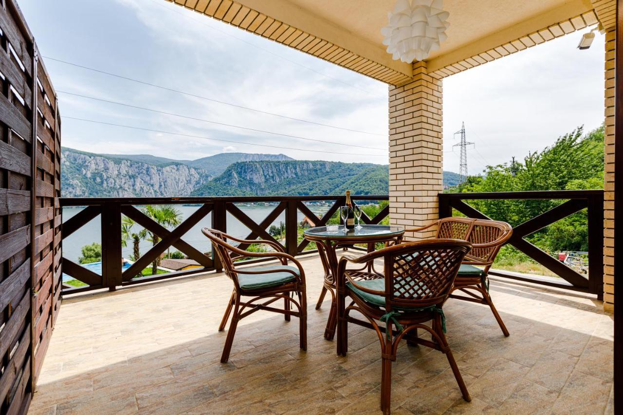 Rex Infinity View 4* Cazanele Dunarii Dubova Exterior foto